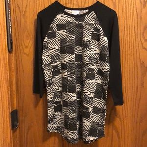 Lularoe “Randy” three-quarter tee